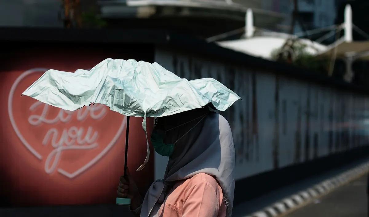 Menurut Eddy, El Nino 3,4 sudah bergerak mendekati wilayah Indonesia dan kondisi itu menyebabkan peningkatan suhu di atas rata-rata.