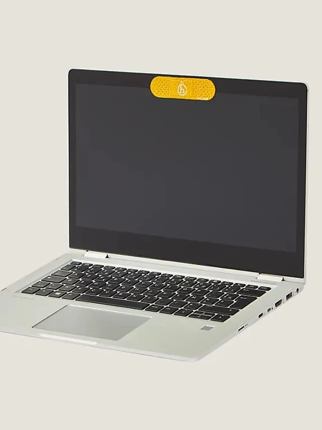 Langsung Sold Out, Hermès Rilis Plester Kulit Seharga Rp3,3 Juta untuk Lindungi Barang Kesayangan dengan Cara yang Stylish