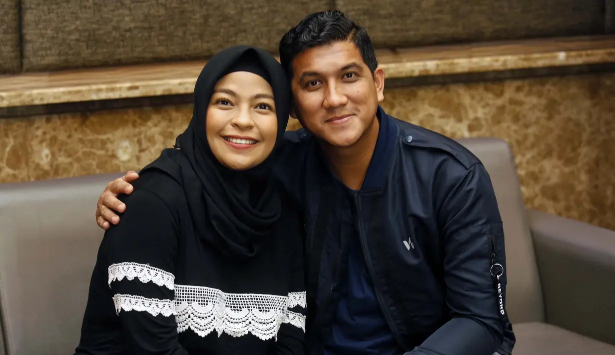 Tantri dan Ardi konferens pers setelah kelahiran anak kedua di Rumah Sakit Mayapada, Lebak Bulus, Jakarta Selatan, Sabtu (22/2/2020). (Adrian Putra/Fimela.com)