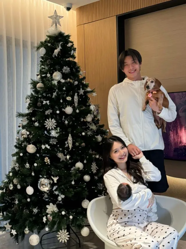 Dekorasi Natal Artis yang Mewah dan Penuh Kehangatan