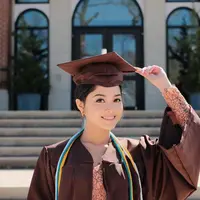 Melalui instagram pribadi miliknya, Yoriko membagikan potretnya saat wisuda di Western Michigan University, Amerika Serikat [instagram/yorikoangln_]