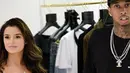 Seperti yang dilansir oleh Aceshowbiz, Tyga dan Demi kepergok kencan dan kunjungi sebuah butik fesyen, Cannes. (Aceshowbiz/Bintang.com)