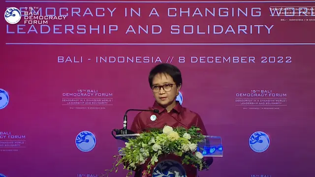 Menlu Retno Marsudi di Bali Democracy Forum (BDF) 2022 di Bali.