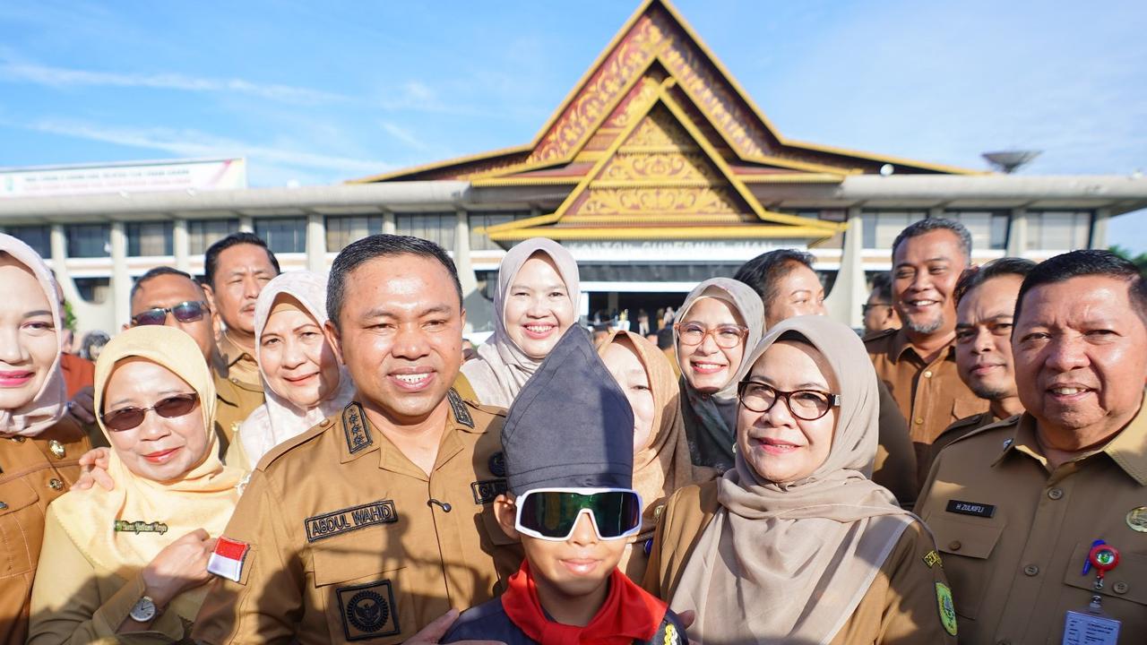 Bocah Pacu Jalur Rayyan Arkan Dikha