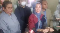 Wanda Hamidah menyambangi Gedung Bareskrim Polri, Jakarta Selatan (Nur Habibie/Merdeka.com)