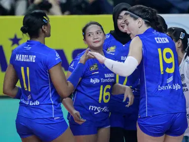 Laga Jakarta Pertamina Fastron vs Bandung BJB Tandamata di final four Proliga 2023 seri Semarang berlangsung cukup sengit. (Dok. Proliga)