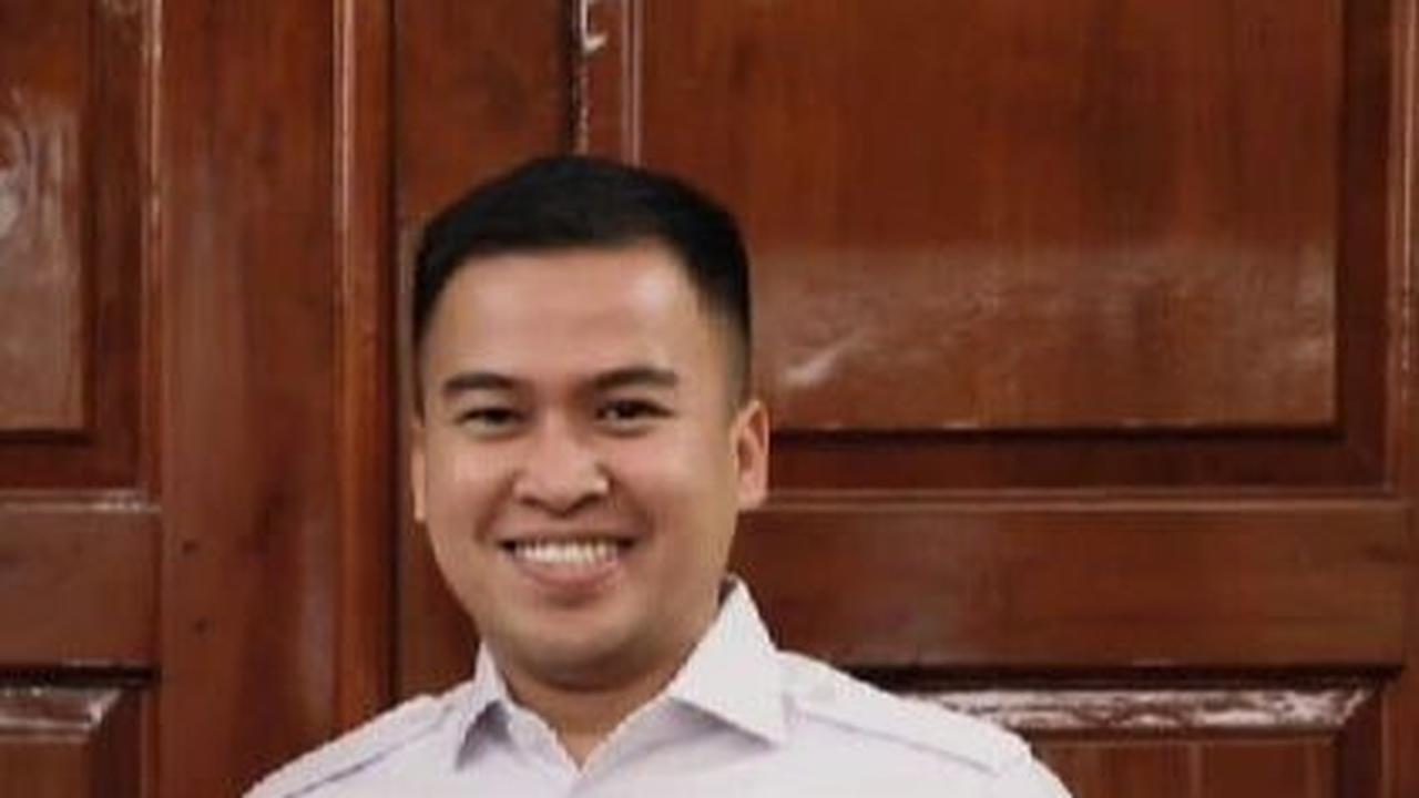 Sosok sekretaris pribadi Prabowo Subianto bernama Agung Surahman.<br>