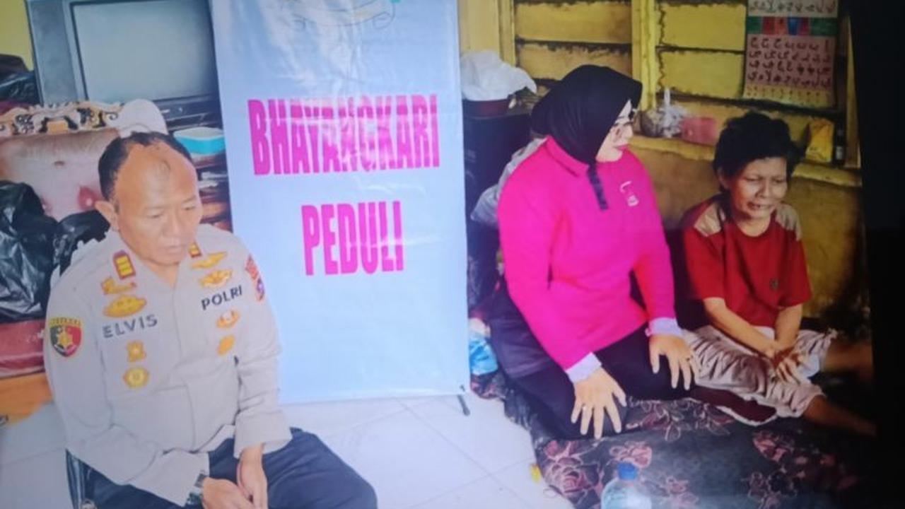 Polres Pasaman Barat Salurkan Bantuan untuk Pasutri Sakit Menahun di Air Bangis