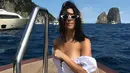 Dilansir dari HollywoodLife, kini Kourtney Kardashian tengah disibukkan dengan menata kembali hidupnya. (instagram/kourtneykardash)