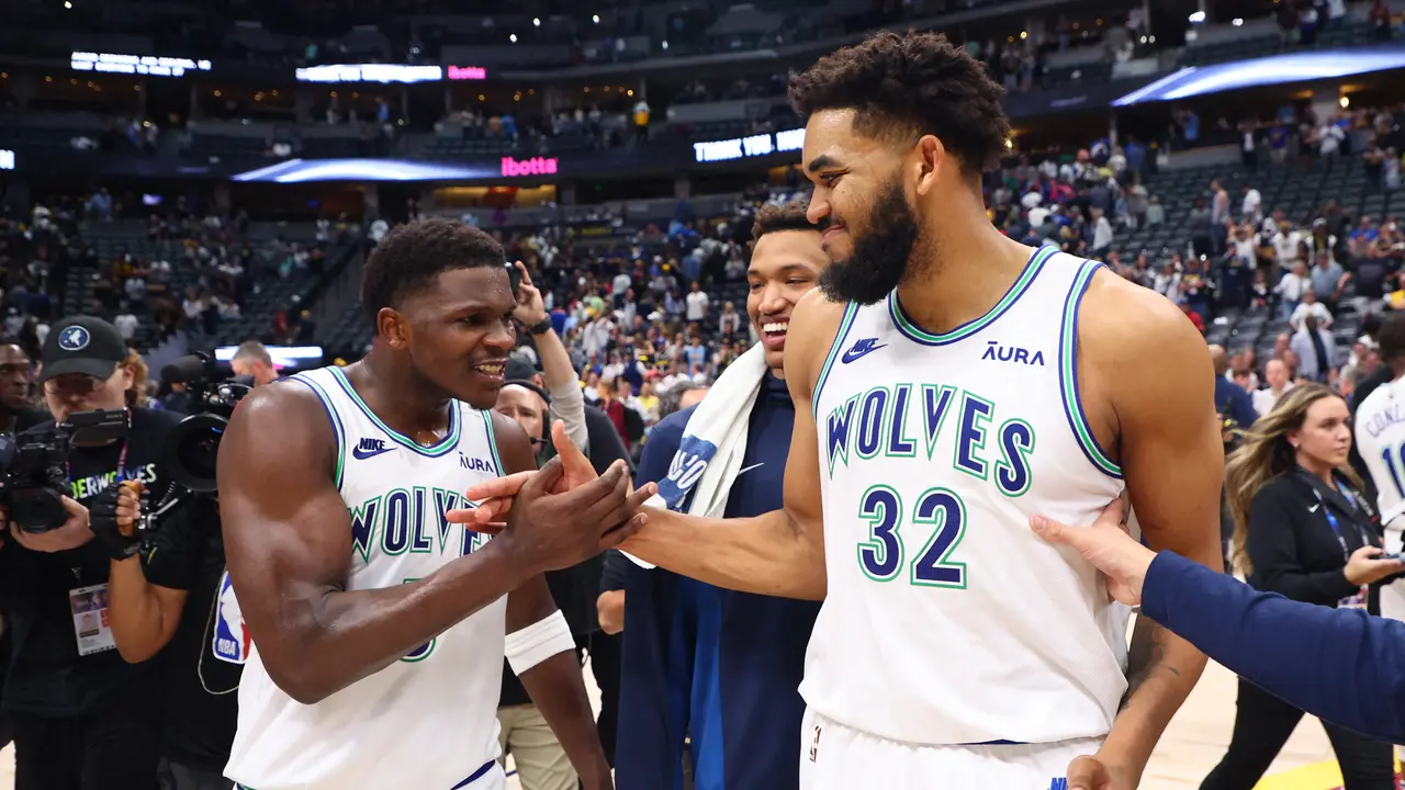 Selebrasi pemain Minnesota Timberwolves saat mendepak Denver Nuggets