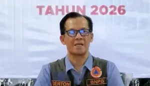 Anak Krakatau Erupsi, BNPB Minta Warga Banten-Lampung Tak Panik Isu Tsunami