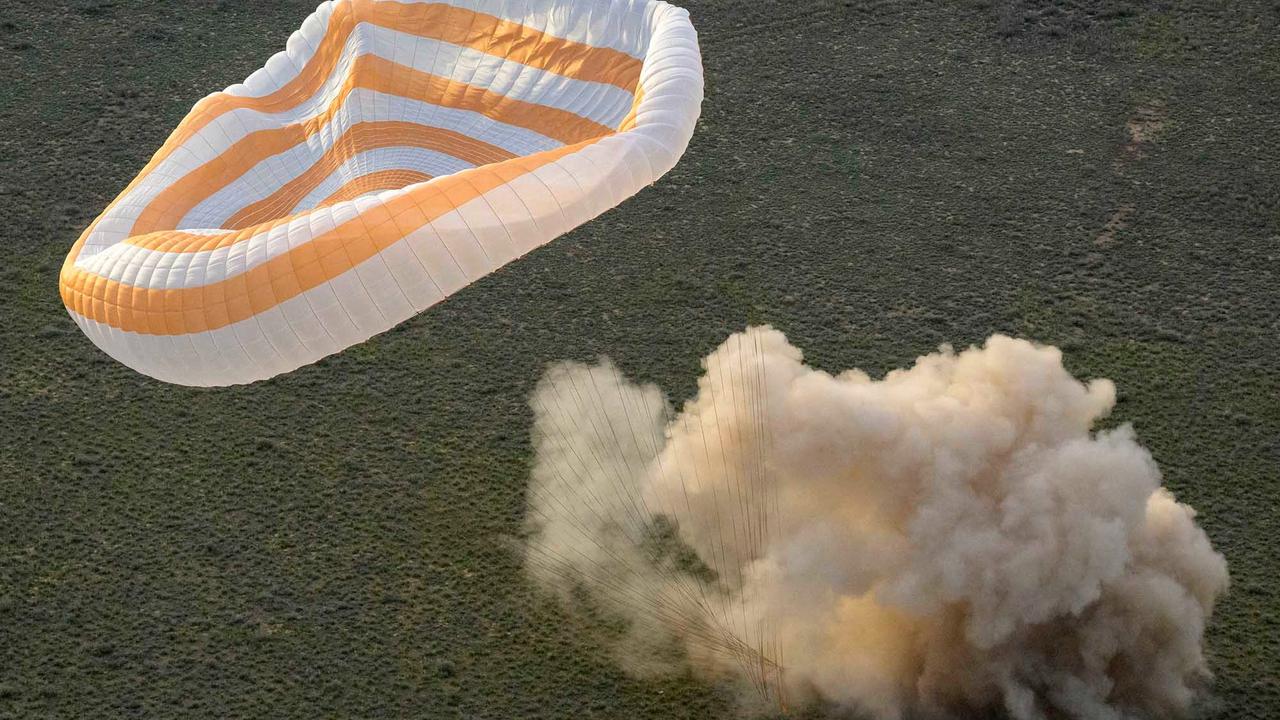 Detik-Detik Menegangkan saat Awak Soyuz MS-26 Mendarat di Bumi