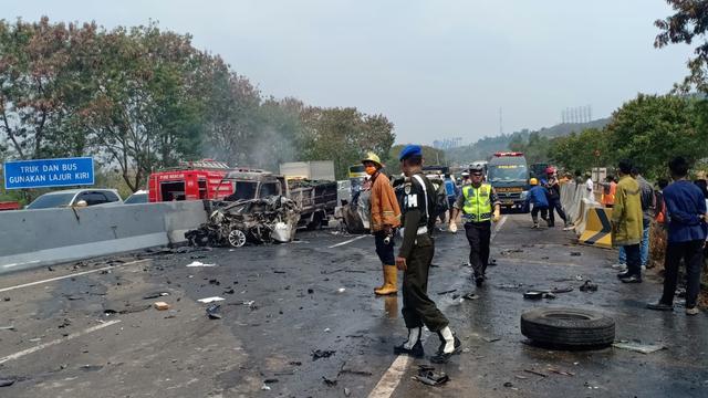 Kecelakaan beruntun terjadi  di kilometer 91 Jalan Tol Purbaleunyi arah Jakarta, Senin (02/09/2019).