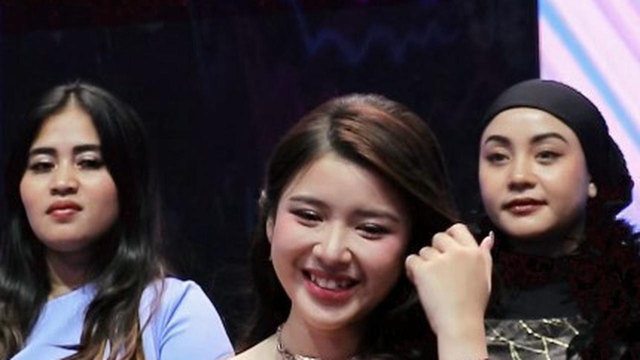 Momen Tiara Andini Tidak Sadar Menang Awards, Terlalu Asyik Ngobrol Bareng Fans - Langsung Bingung