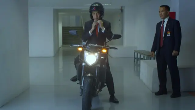 Presiden Jokowi Naik Motor ke Opening Ceremony Asian Games 2018, Netizen Korea Terkagum-kagum