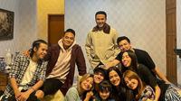 Toby Armstrong mengunggah suasana syuting hari terakhirnya di Asmara 2 Dunia (Foto: Instagram @tobyaarms)