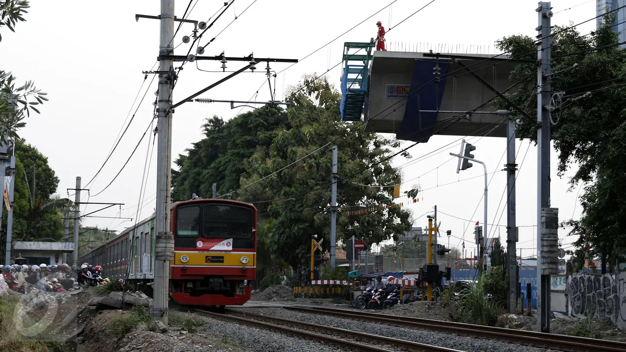 20151006-Perlintasan Kereta Api-Jakarta