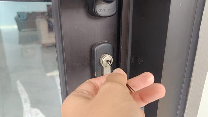 Diduga Terlilit Pinjol, Seorang Wanita Curi Perhiasan dan Tas Mewah Sahabat di Jakbar