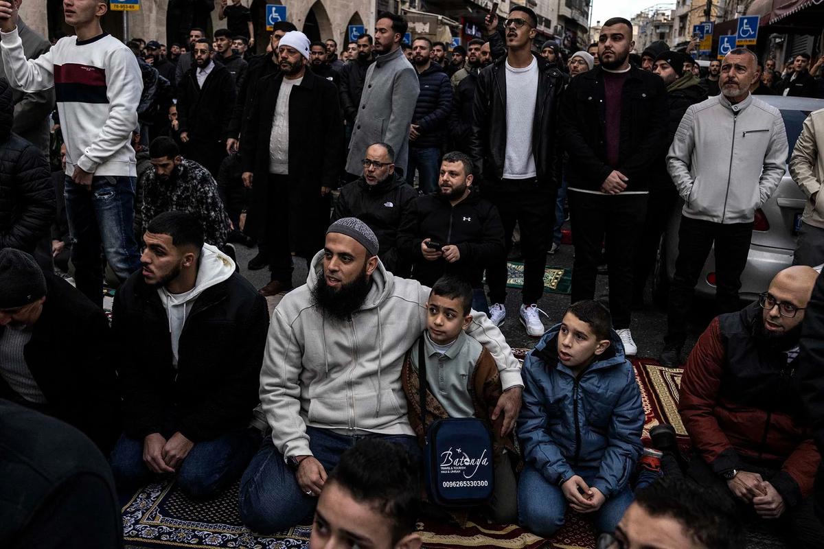 FOTO: Ketegangan di Yerusalem Warnai Salat Idul Fitri