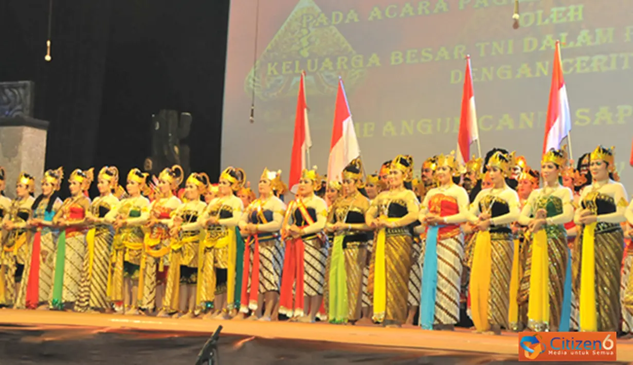 Citizen6, Jakarta: Acara Pagelaran Wayang Orang ini diperankan oleh para prajurit dan Purnawirawan TNI serta Ibu-ibu yang tergabung dalam Keluarga Besar TNI. (Pengirim: Badarudin Bakri).