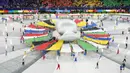 Balon besar replika trofi Euro dalam upacara pembukaan Euro 2024 yang berlangsung di Allianz Arena, Munchen, Jerman, Sabtu (15/06/2024) WIB. (AP Photo/Sergei Grits)