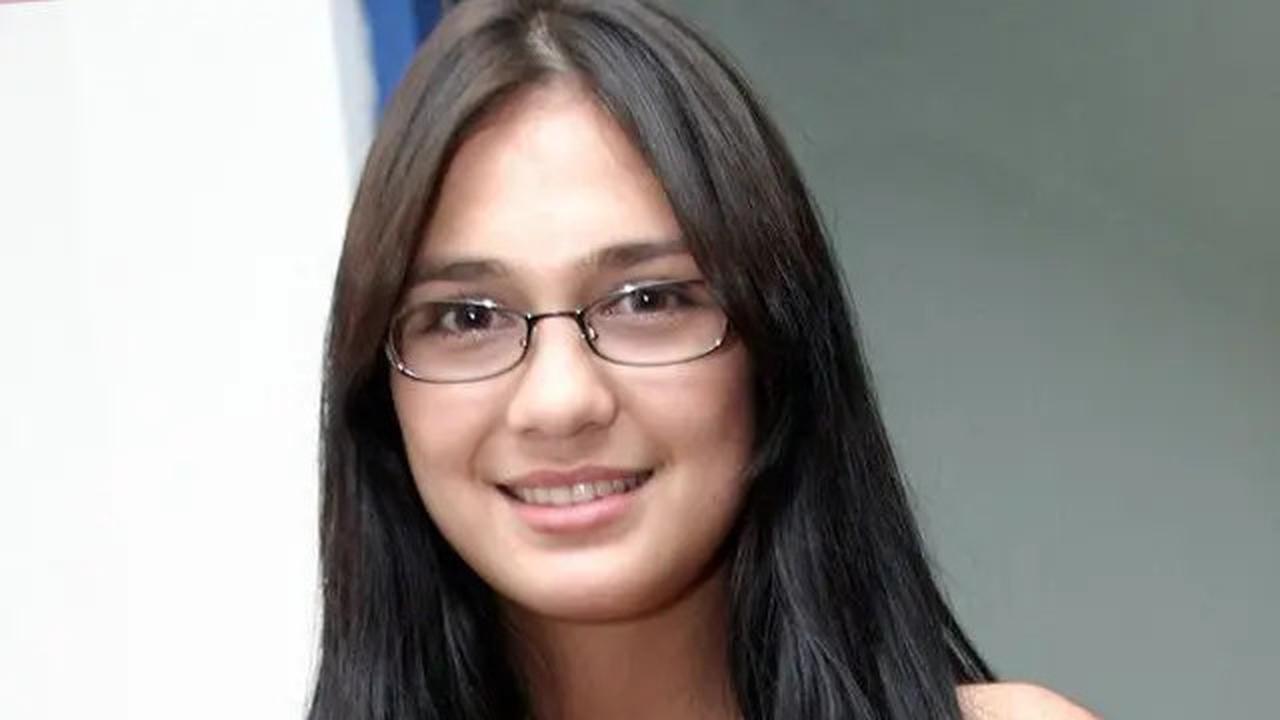 8 Potret Jadul Luna Maya, Bukti Kecantikannya Sudah Terpancar Sejak Dulu Meski Tanpa Makeup