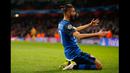 Pemain Tengah AS Monaco, Yannick Ferreira Carrasco melakukan selebrasi usai mencetak gol di laga 16 besar Liga Champions di Emirates Stadium, London, (25/2/2015). AS Monaco unggul 3-1 atas Arsenal. ( Reuters/John Sibley)