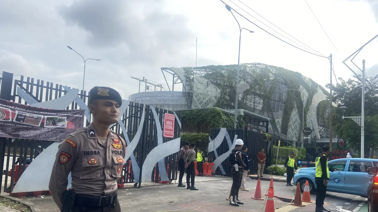 Kondisi depan Gedung DPR menjelang pengesahan RUU TNI.