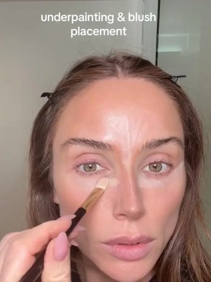 Cara Membuat Underpainting Makeup dari MUA Kendall Jenner & Hailey Bieber, Kunci Tampil Flawless Natural