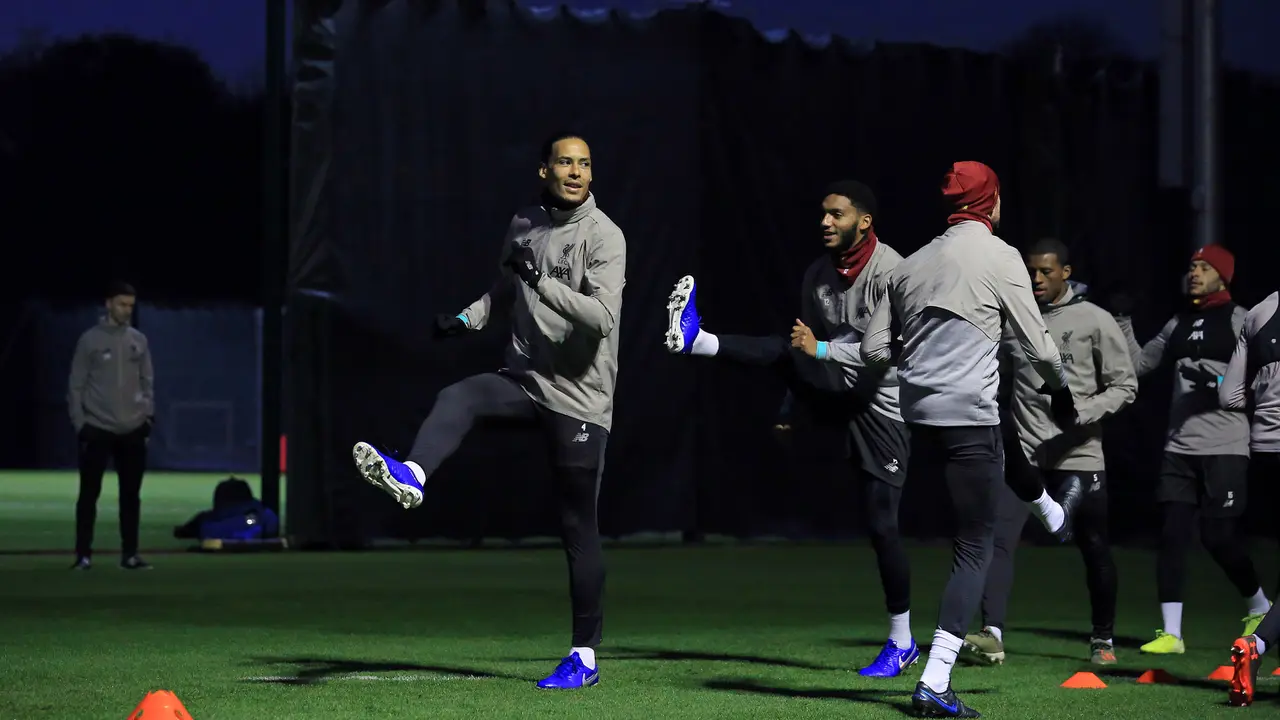 Intip Latihan Pemain Liverpool Jelang Hadapi Napoli