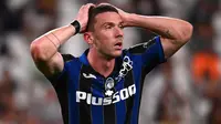 Robin Gosens. Gelandang Jerman berusia 27 tahun ini dipinjamkan Atalanta ke Inter Milan hingga akhir musim 2021/2022 pada 27 Januari 2022 lalu. Inter memiliki opsi untuk mempermanenkannya di akhir musim dengan banderol senilai 25 juta euro. (AFP/Marco Bertorello)