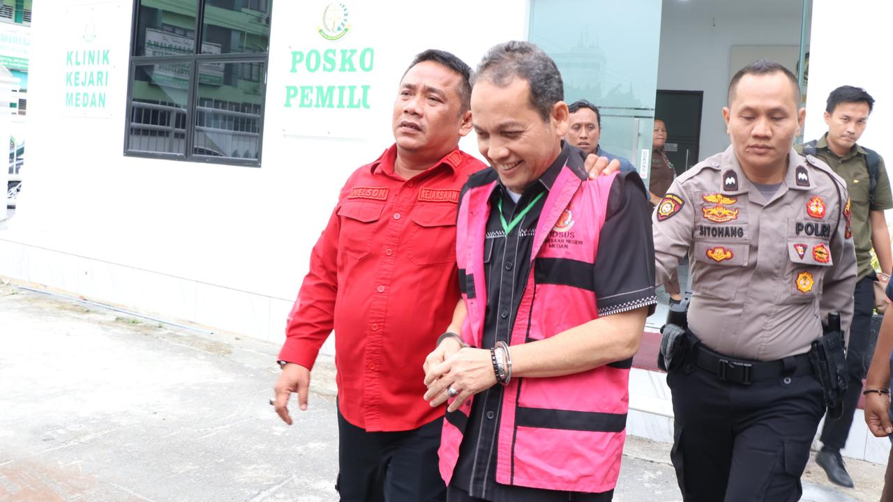 Eks Camat Hingga Honorer di Medan Jadi Tersangka Korupsi Belanja BBM Subsidi Kendaraan Pengangkut Sampah