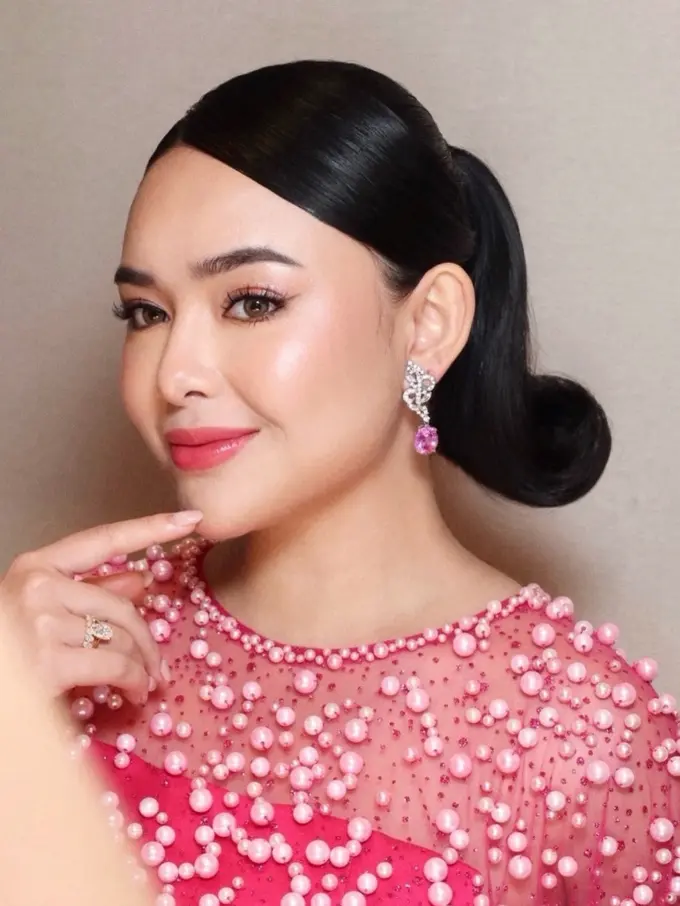 Amanda Manopo saat Premier Film CAPER. [@jooehair]