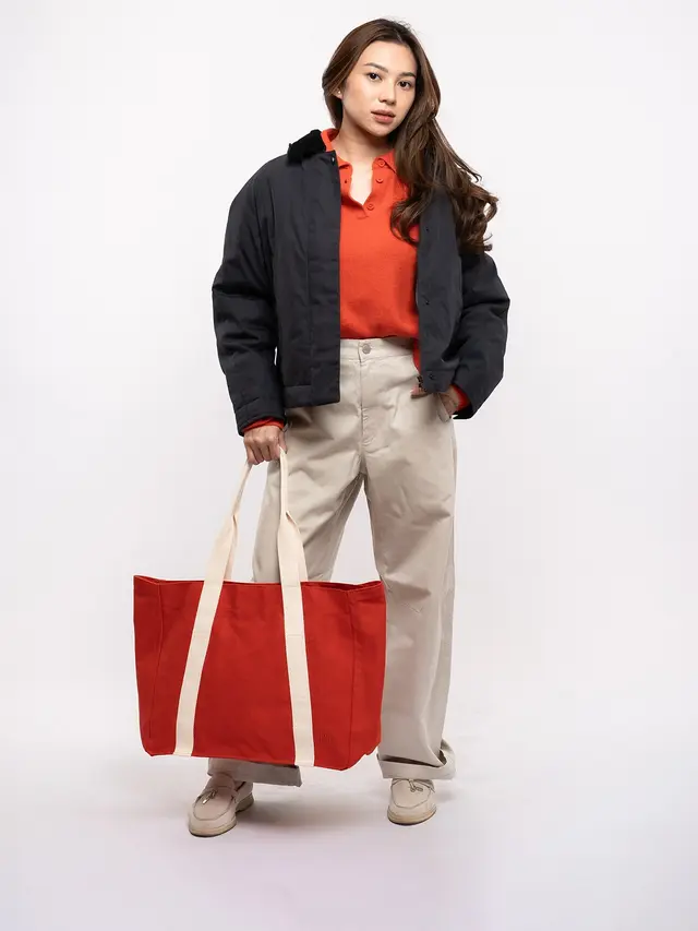 Inspirasi Mix and Match Koleksi UNIQLO x JW ANDERSON Fall/Winter 2025, dari Gaya Sporty Neona Ayu hingga Chic Afimlika Islamadina