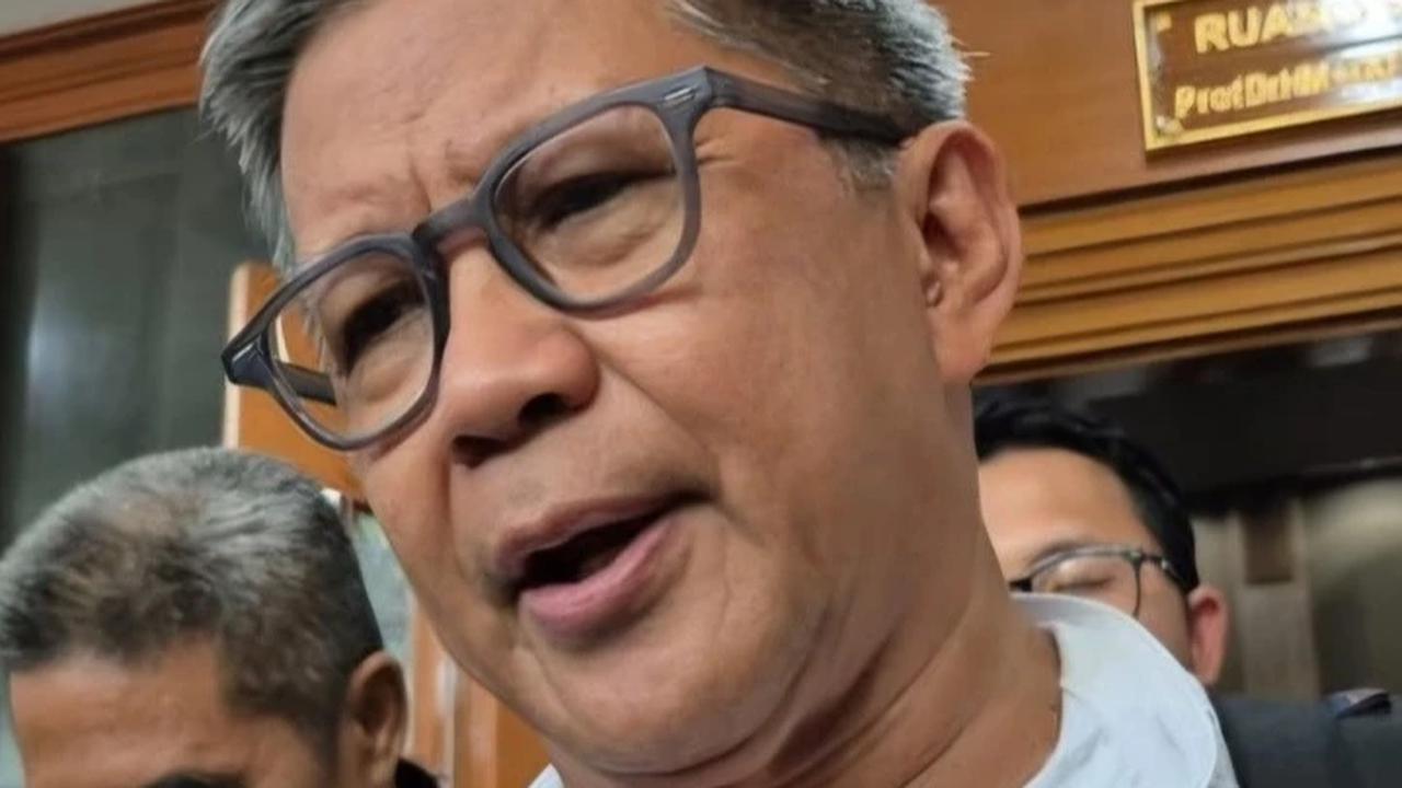 Rocky Gerung di Sidang Nadiem