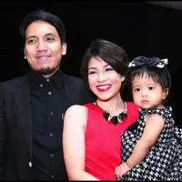 Istri Desta, Natasha Rizki yang sedang hamil tua ini kewalahan mengurus anak pertamanya. 