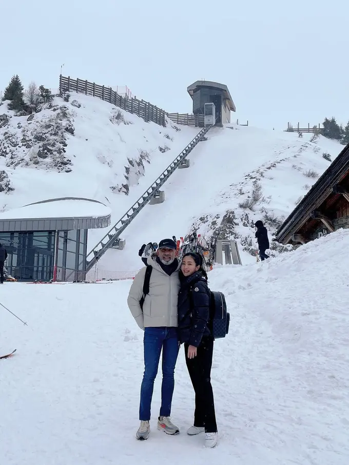 Artis ini pilih suami yang umurnya lebih tua darinya