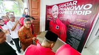 Sekretaris Jenderal DPP PDI Perjuangan (PDIP) Hasto Kristiyanto, hadir dalam peresmian Posko Ganjar Pranowo Calon Presiden 2024, di Kota Pekanbaru, Provinsi Riau, pada Jumat (18/8/2023). (Liputan6.com/Putu Merta Surya Putra)