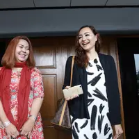 Setelah melewati beberapa kali persidangan, akhirnya Dewi Rezer resmi menyandang status janda. Pengadilan Negeri Jakarta Selatan resmi memutuskan hubungan suami istri dengan Marcellino Lefrandt. (Galih W. Satria/Bintang.com)