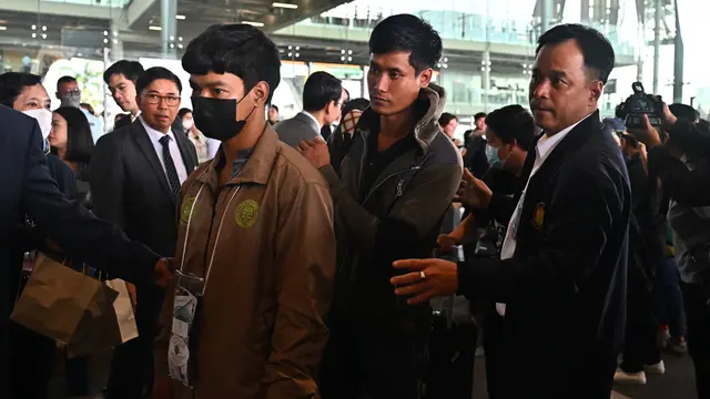 Penerbangan Pertama Warga Thailand Tiba di Bangkok