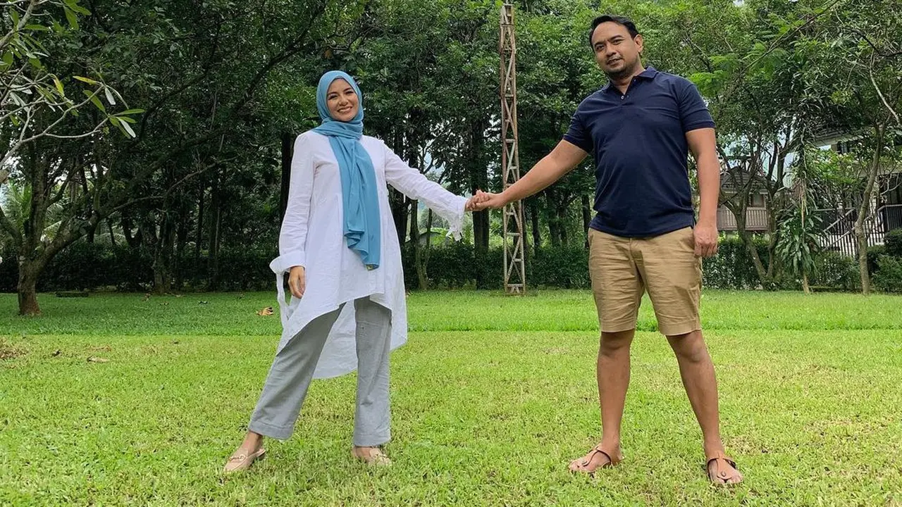 [Fimela] Keluarga Bebi Romeo dan Meisya Siregar