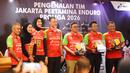 Pemain, pelatih, dan pengurus dari Jakarta Pertamina Enduro pada acara launching tim untuk kompetisi Proliga 2026 yang berlangsung di Enduro x Fastron Lounge, Gedung Oil Center, Thamrin, Jakarta Pusat pada Senin (05/01/2026).