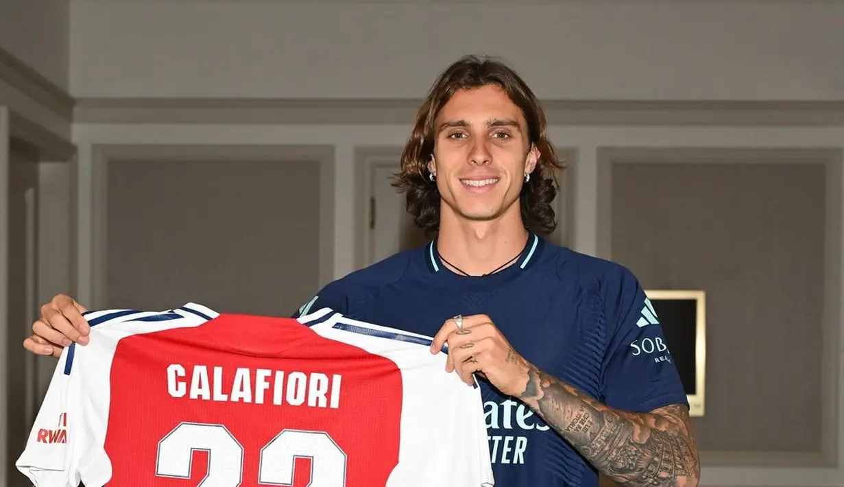 Riccardo Calafiori menjadi pilar andalan di lini belakang Bologna. Dia menunjukkan penampilan luar biasa bersama Timnas Italia di Euro 2024. Arsenal mengeluarkan 45 juta euro untuk mendapatkan tanda tangan Calafiori. Mantan pemain AS Roma tersebut dikontrak The Gunners ampai tahun 2029 mendatang. (FOTO: instagram.com/arsenal)