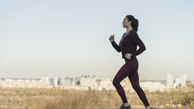 Bukan Sekadar Lari, Ini 7 Persiapan Penting agar Tubuh Tetap Bugar dan Aman [Dok/freepik.com]