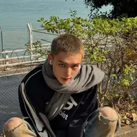 Hyunjin buzz cut (Foto: instagram.com/hynjinnnn)
