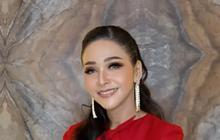 8 Potret Cantik Menawan Maia Estianty dalam Balutan Outfit Serba Merah, Warna Mencolok Auto Jadi Elegan Dipakai Istri Irwan Mussry