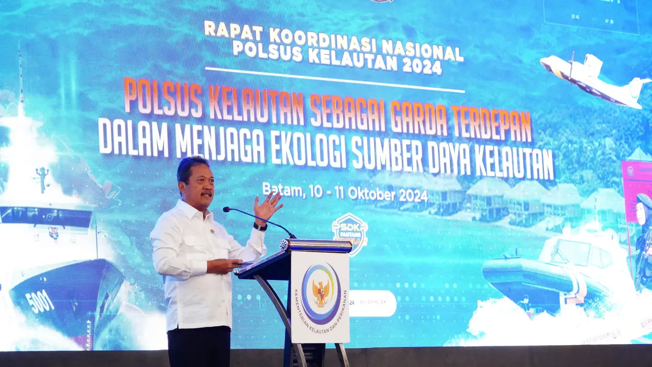 Menteri Kelautan dan Perikanan Sakti Wahyu Trenggono saat mengikuti kegiatan di wilayah Batam, Kepulauan Riau (Humas KKP)