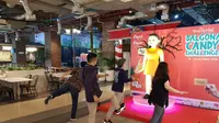 Tangcity Mall mengadakan Dalgona Candy Challenge lengkap dengan boneka ikonik di film Squid Game.