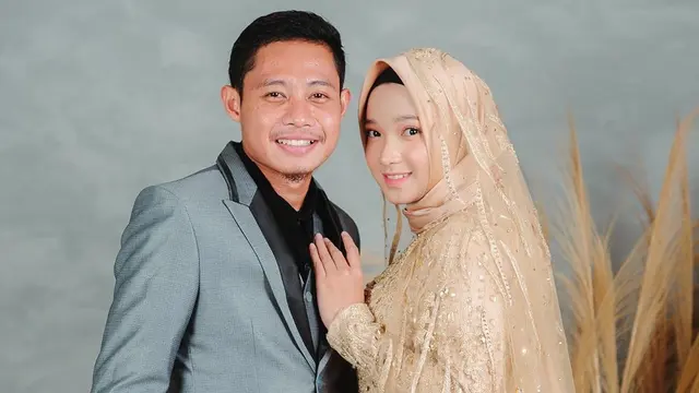 Potret mesra post-wedding Evan Dimas dan Dewi Zahrani