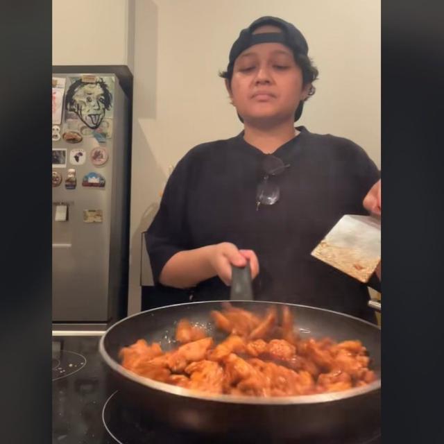 Mengintip Menu Sahur dan Buka Puasa Keluarga Nikita Willy yang Baru Pulang dari Amerika.  foto: TiikTok @arreprianto21